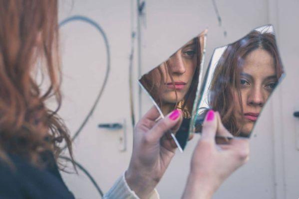 La thérapie miroir : qu'est-ce que c'est et comment ça marche ?