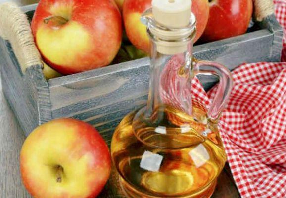 Moisturizing with Apple Cider Vinegar