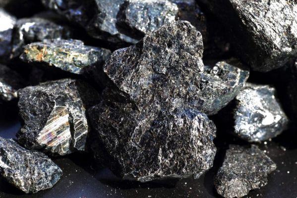 Black Tourmaline – The Crystal of Protection