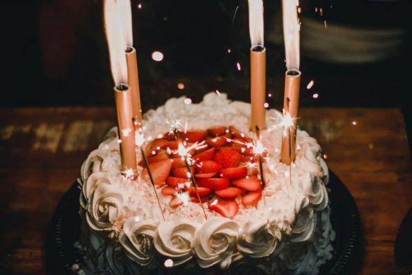 rêver de gâteau d'anniversaire