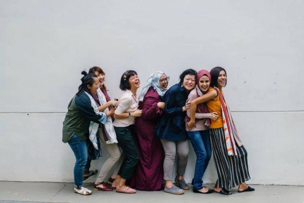Virtual sisterhood: a discourse that does not become practice