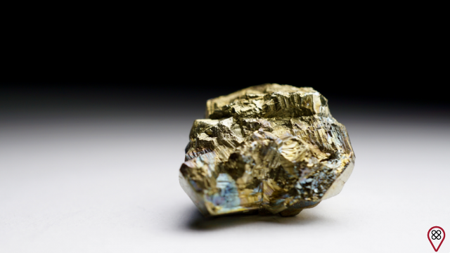 Pyrite: learn how to use the stone that attracts fortunes