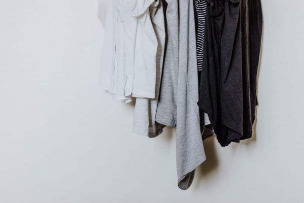 Minimalism: it is possible to be happy with 6 pieces of clothing