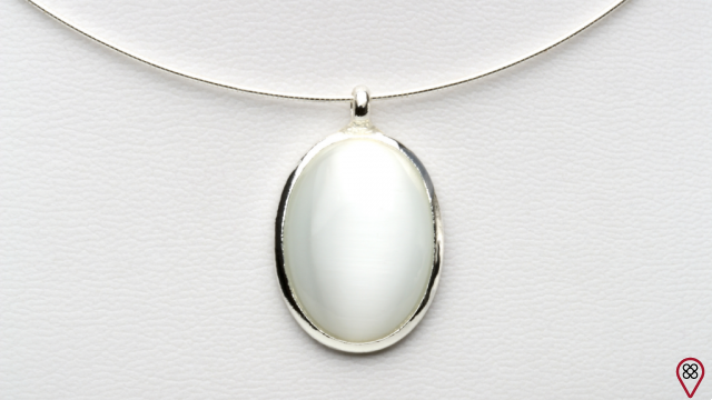 Moonstone: meaning, how to use it and how to know if it's real