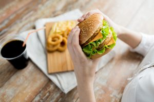 10 aliments qui peuvent mener à la dépression