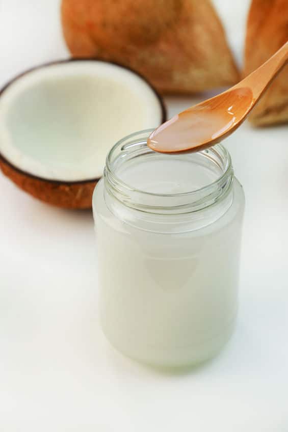 How to use coconut oil as a natural cosmetic