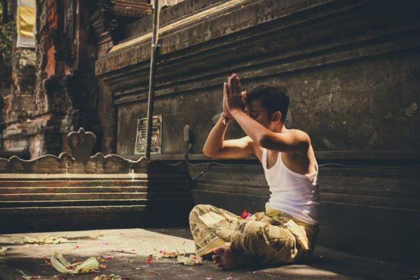 8 razones por las que los hombres practican yoga